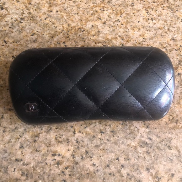 Chanel Black Oval Sunglasses - Picture 5 of 9